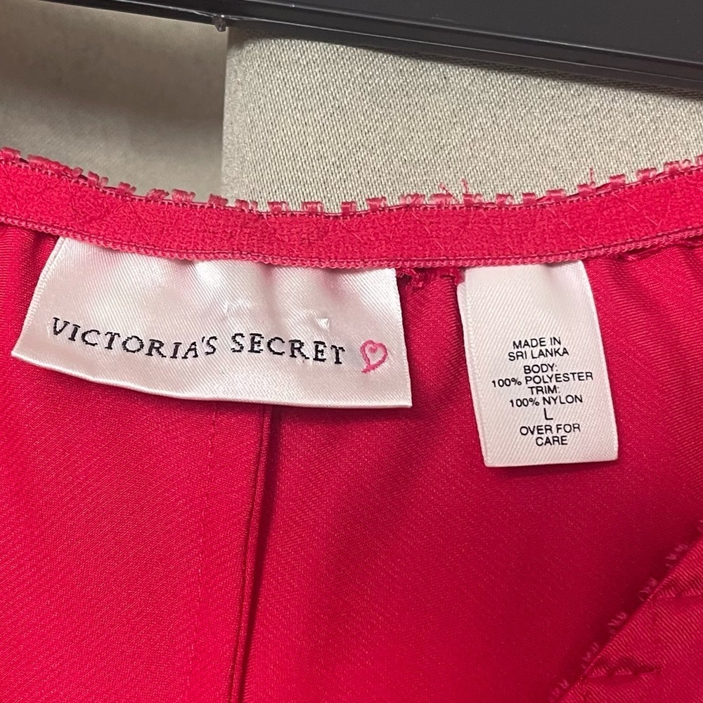 Victoria Secret Elegant Red Satin Lace Trim Sleepwear Set size large - Picture 8 of 9